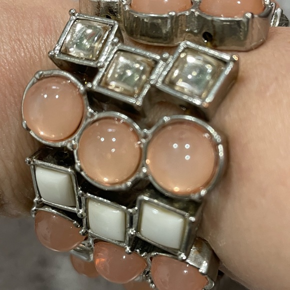 Pink and white bracelet - Picture 2 of 3